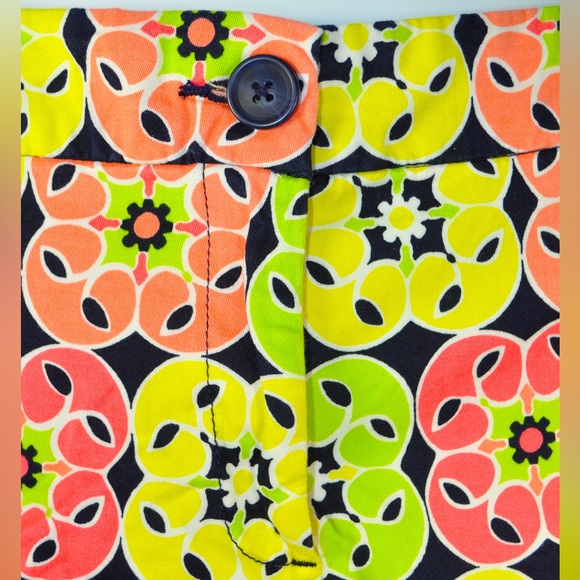 Crown & Ivy Floral Shorts Women’s Size 12 - Picture 2 of 7